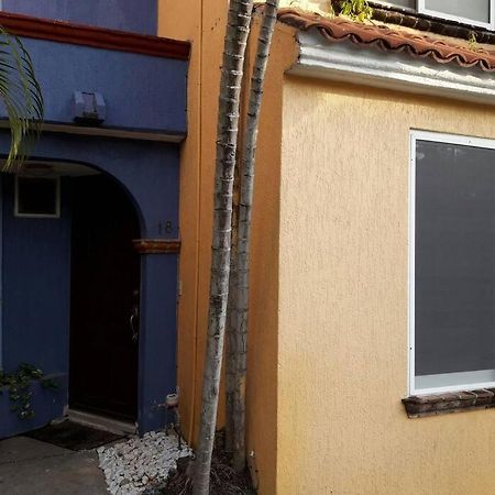 Cozy Townhouse In Great Location Appartement Cancún Buitenkant foto